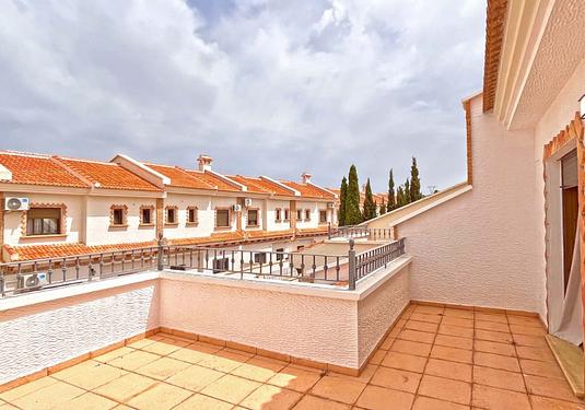 Town house in San Miguel de Salinas