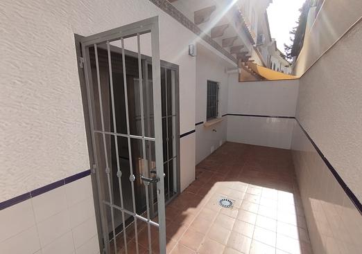 Town house in San Miguel de Salinas