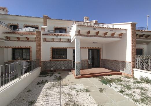 Town house in San Miguel de Salinas