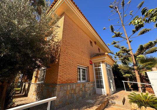 Villa in La Manga del Mar Menor