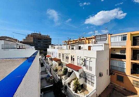 Town house in La Mata