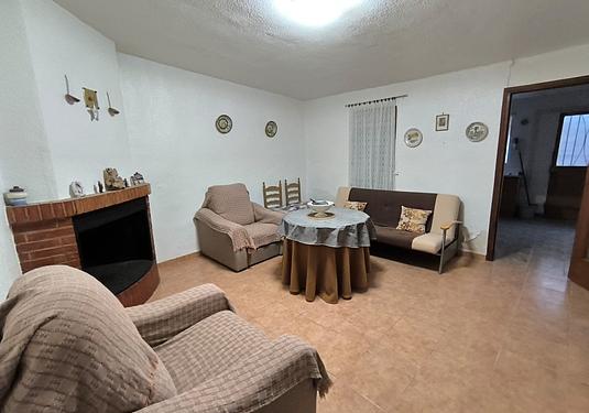 Town house in Raspay