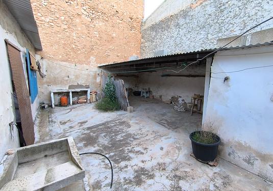 Town house in Raspay