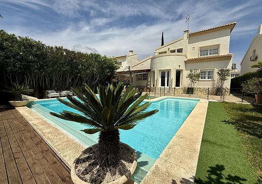 Villa in Orihuela Costa