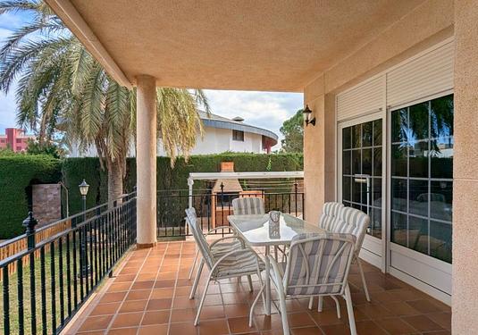 Villa in Mil Palmeras