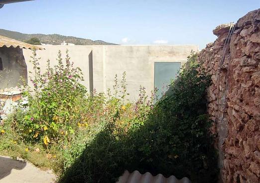 Town house in Raspay