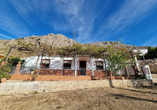 Villa in Periana