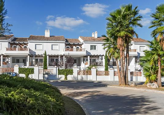 Town house in Lauro Golf