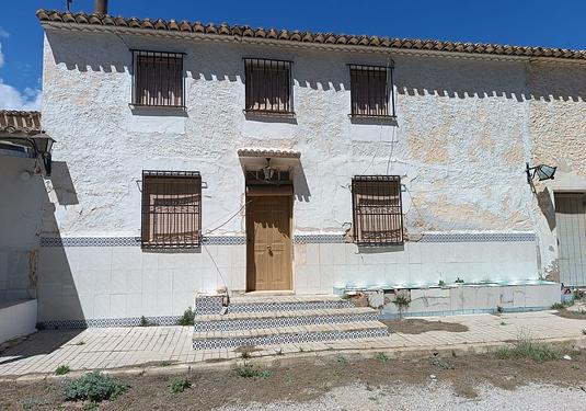 Country house in Yecla