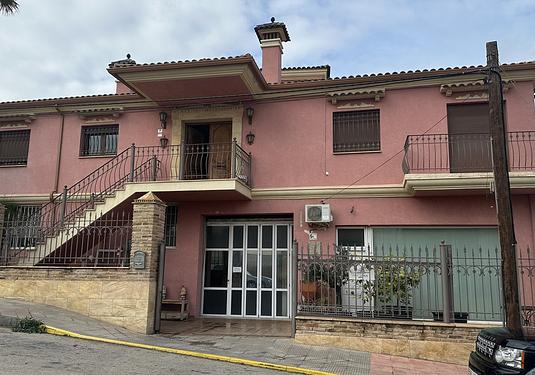 Commercial in San Miguel de Salinas