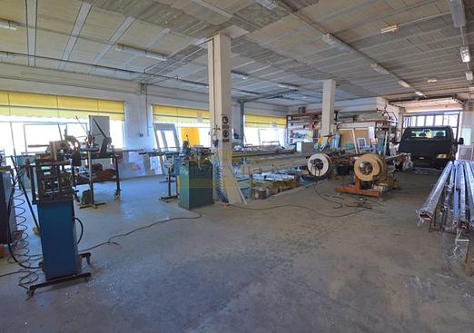 Commercial in San Miguel de Salinas