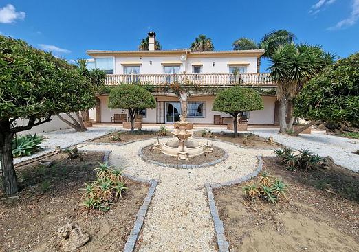 Villa in Periana