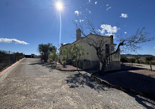 Country house in Torremendo