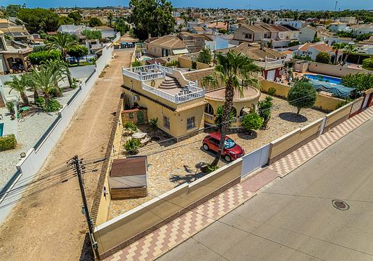 Villa in Torrevieja