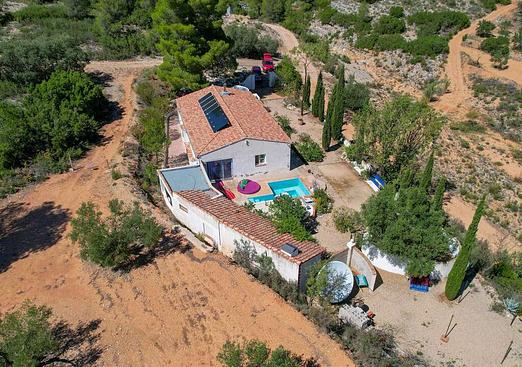 Country house in Ayora