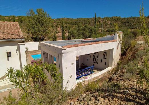 Country house in Ayora