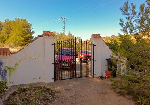 Country house in Ayora