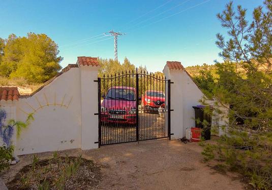 Country house in Ayora