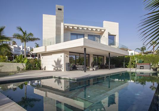 Villa in Nueva Andalucía