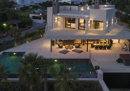 Villa in Nueva Andalucía