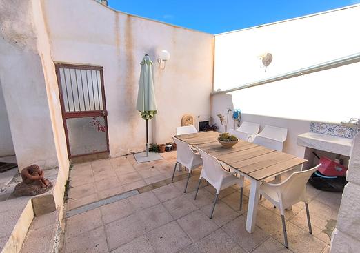 Town house in Raspay