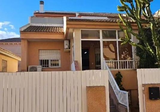 Town house in Los Alcazares