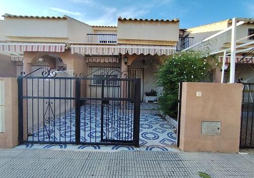 Town house in Los Alcazares