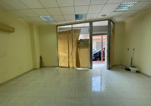 Commercial in Guardamar del Segura