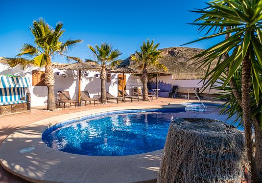 Commercial in Hondón de las Nieves