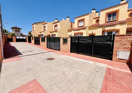 Town house in Cabo Roig