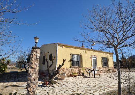Country house in Salinas
