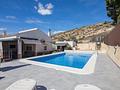 Villa in Elche