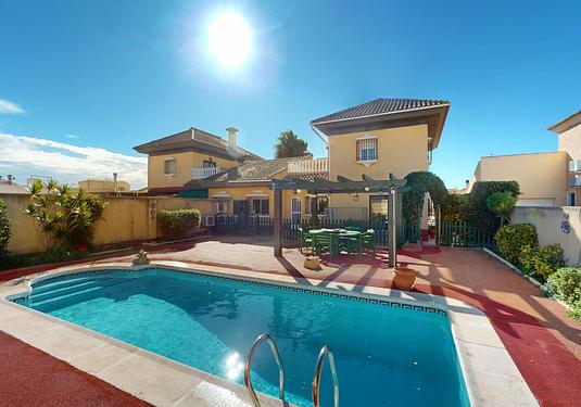 Semi detached in Los Alcazares