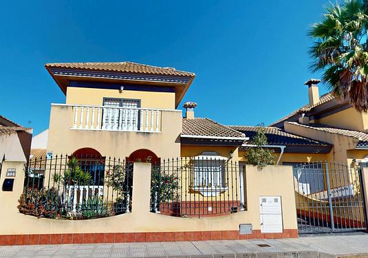 Semi detached in Los Alcazares