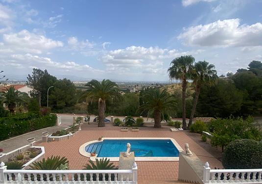 Villa in Algorfa