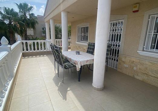 Villa in Algorfa