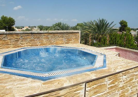 Town house in Daya Nueva