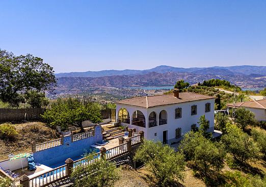 Town house in Alcaucín