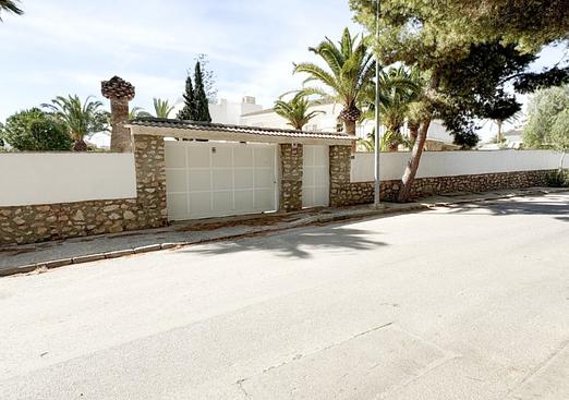 Villa in Orihuela Costa