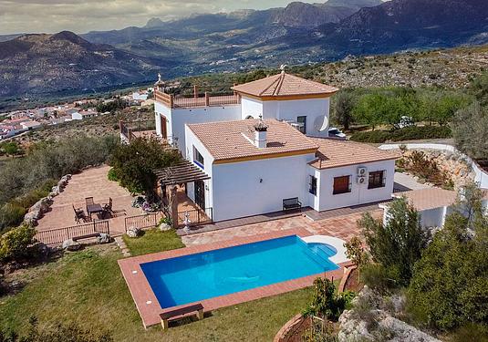 Villa in Periana