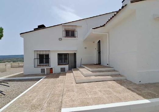 Commercial in Ayora