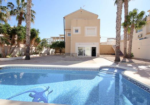 Villa in La Zenia
