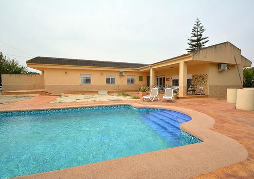 Country house in Almoradi