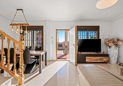 Town house in San Miguel de Salinas