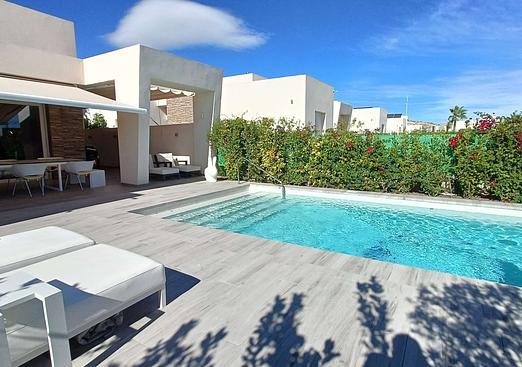 Villa in Algorfa