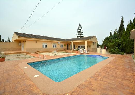 Country house in Almoradi