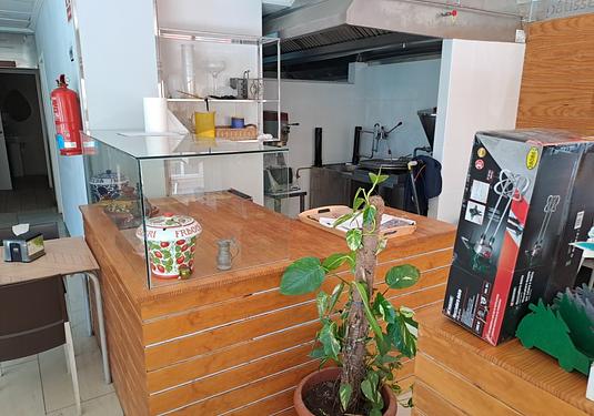 Commercial in La Mata