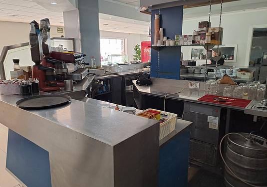 Commercial in La Mata