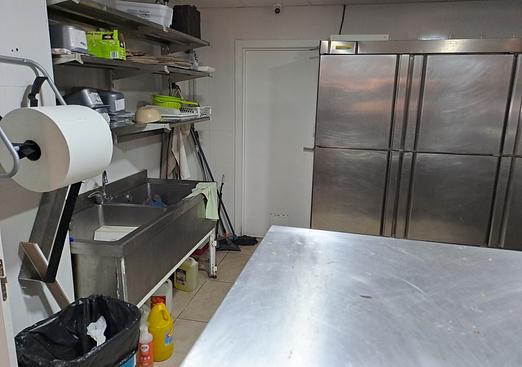 Commercial in La Mata