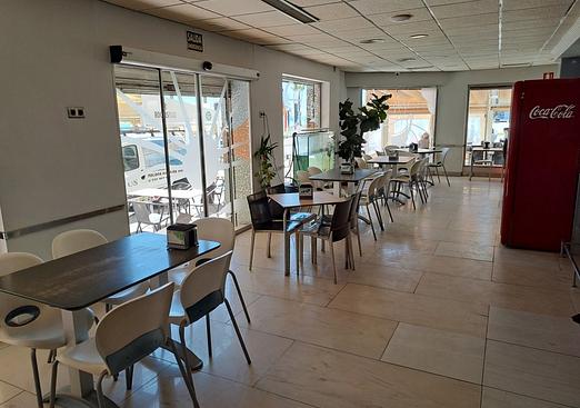 Commercial in La Mata